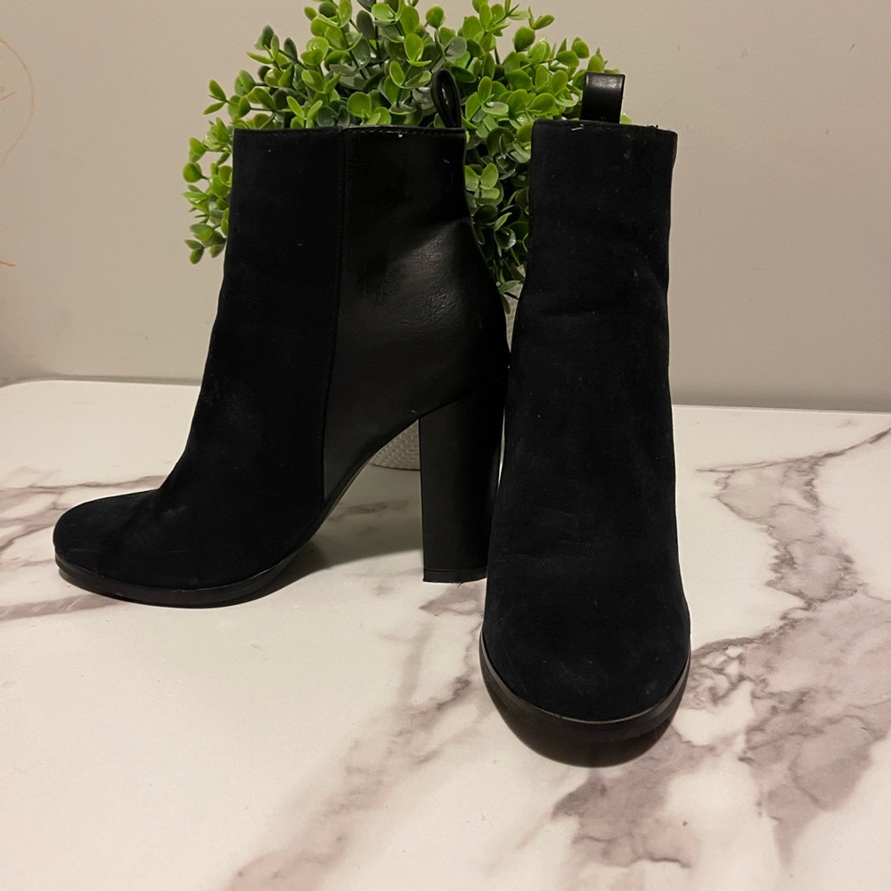 Black heel boots